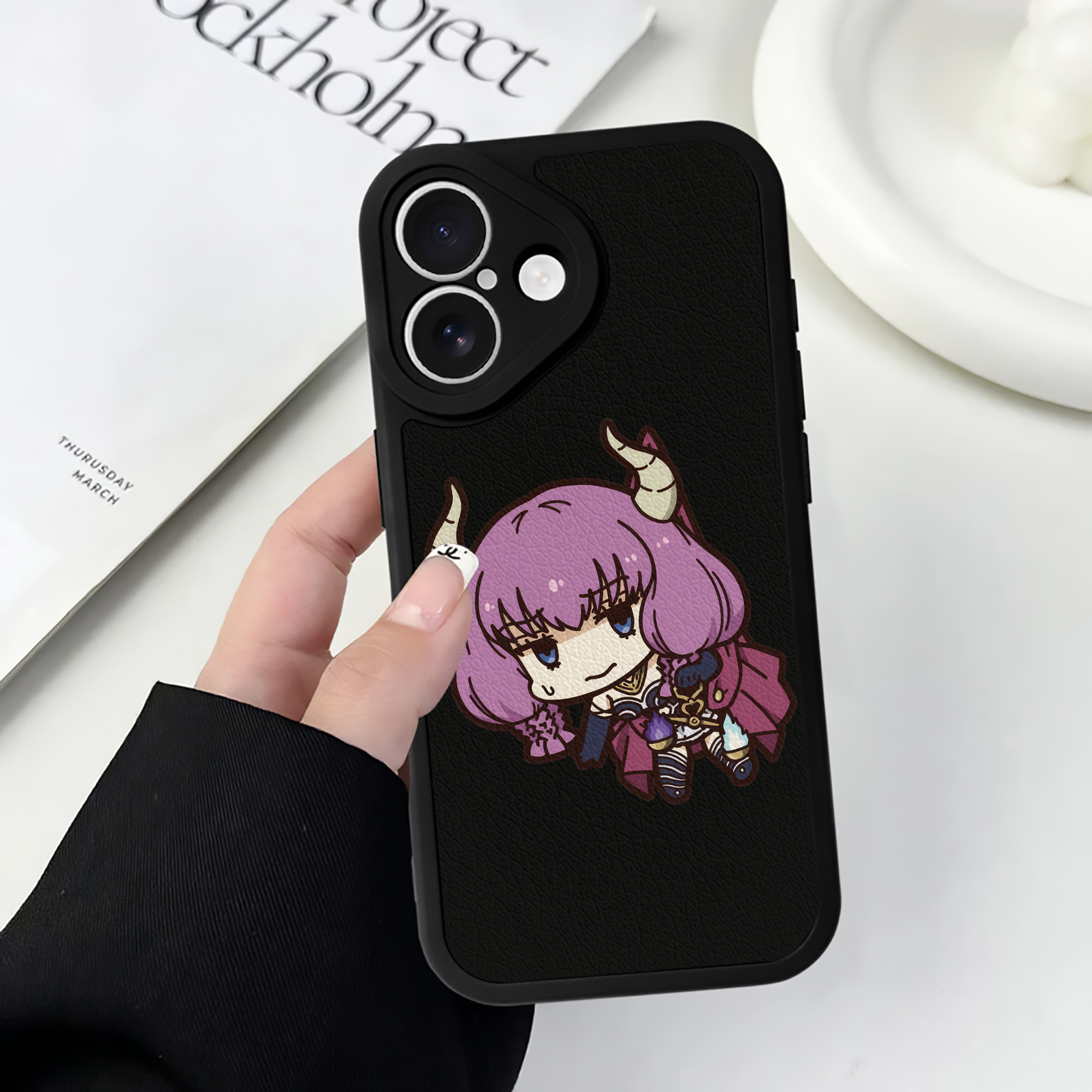 （画像用） 葬送のフリーレン Frieren 【iPhone 16シリーズ対応】シリコンスマホケース（レザー調） 材質：シリコン